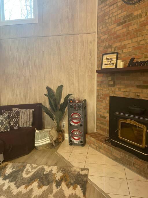 Modern Home Near Lake W Hottub, Game Room, Fireplace Albrightsville المظهر الخارجي الصورة